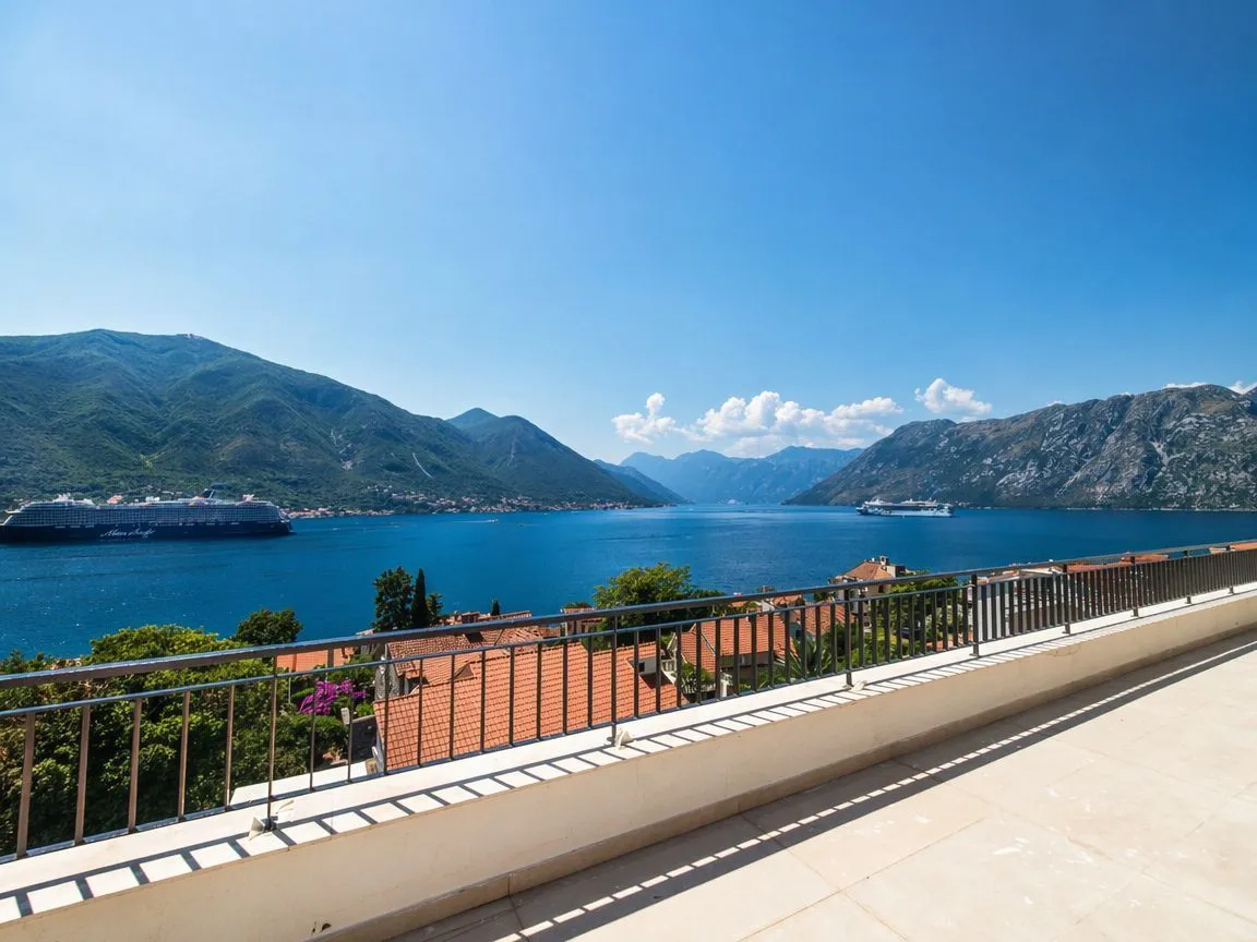 Sale, one bedroom apartment, 58m², Dobrota, Kotor