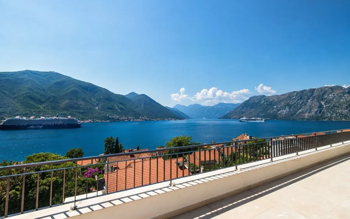Prodaja, jednosoban stan, 58m², Dobrota, Kotor