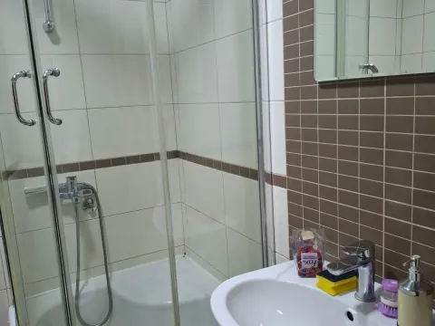 Izdavanje, jednosoban stan, 55m², City Kvart, Podgorica - image 9