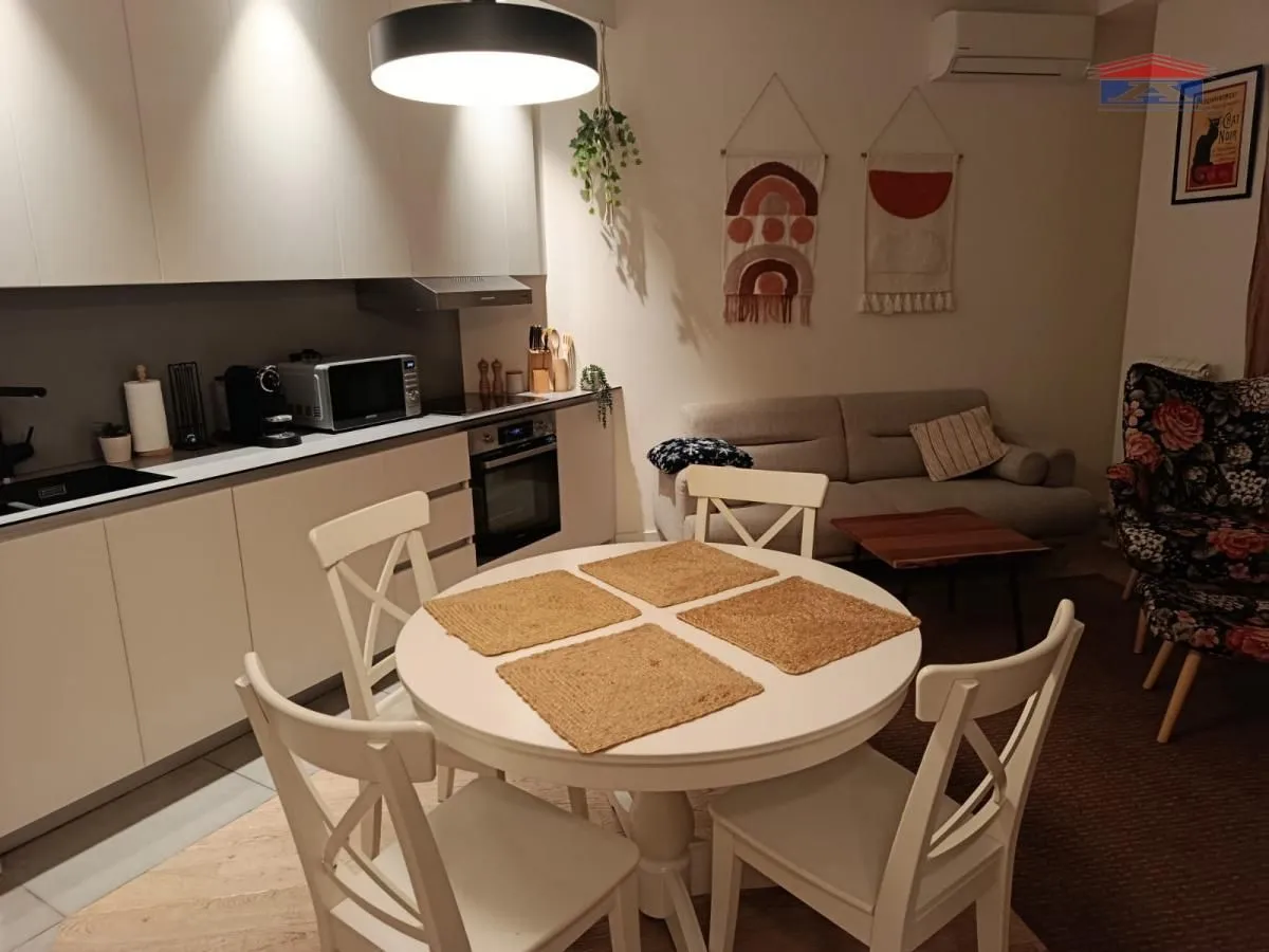 Rent, two bedroom apartment, 75m², Savski Venac, Beograd