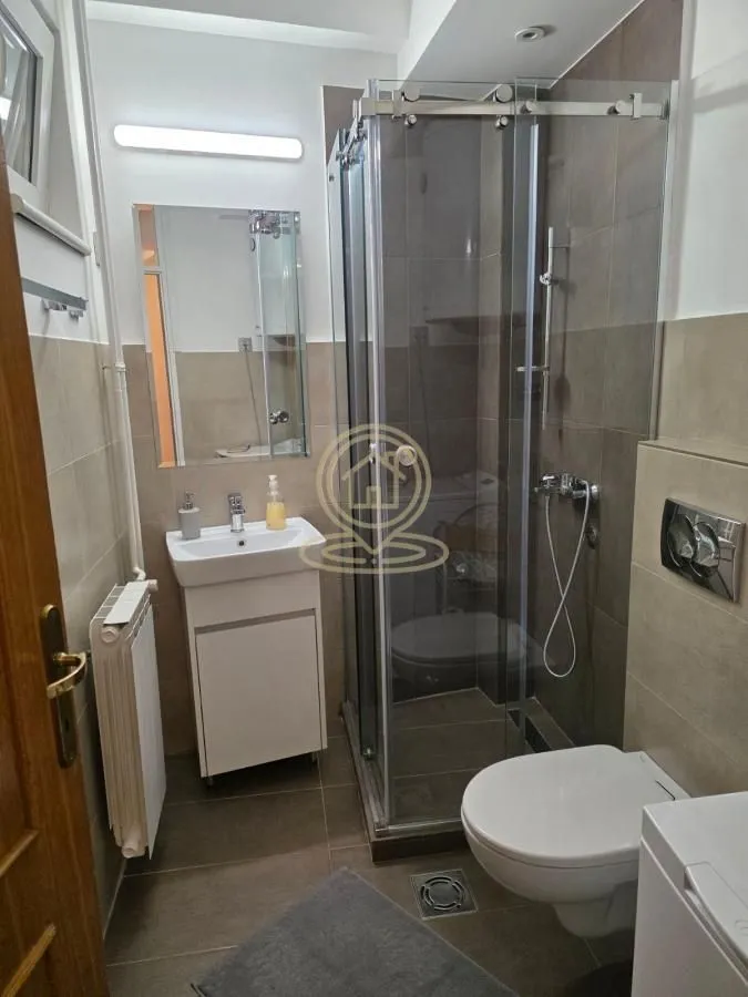 Izdavanje, dvosoban stan, 55m², Đeram Pijaca, Beograd