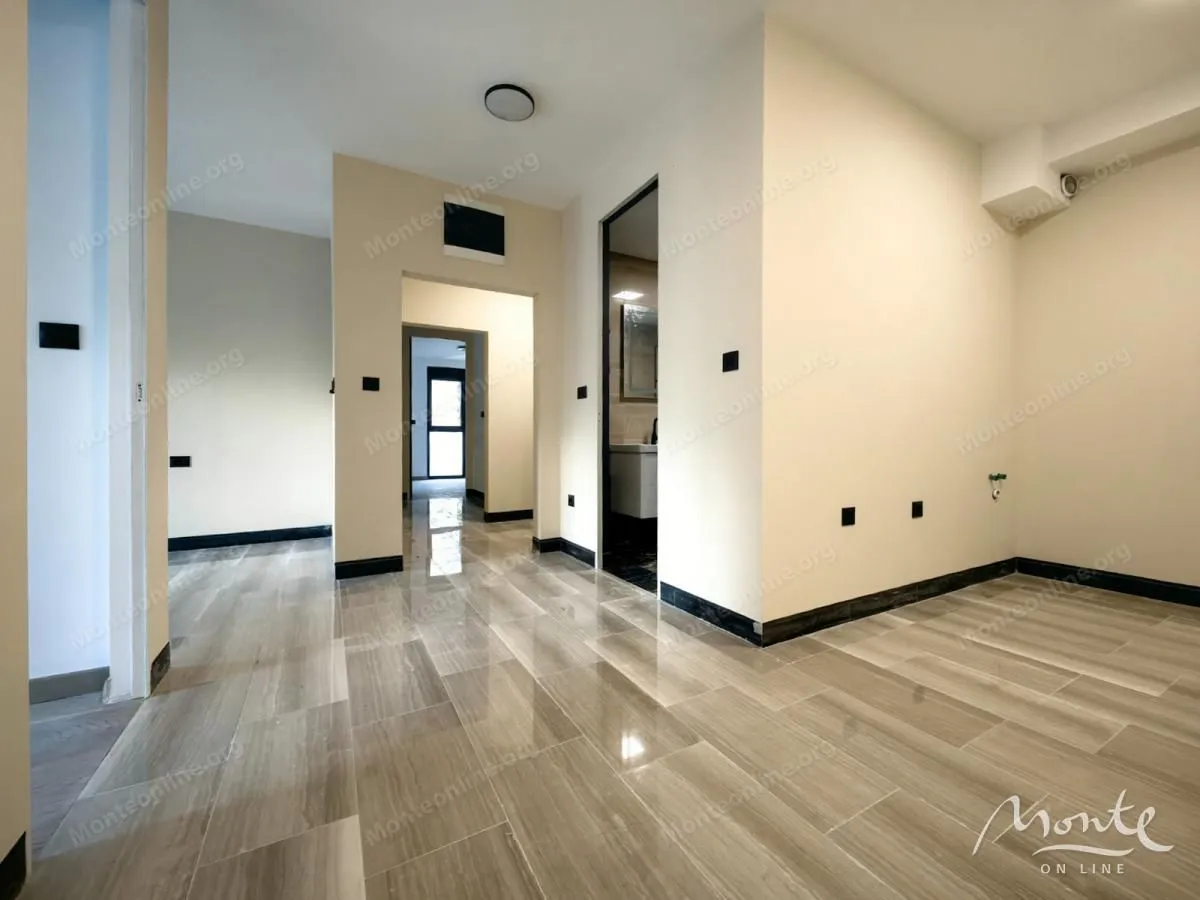 Prodaja, trosoban stan, 111m², Vezirov Most, Podgorica