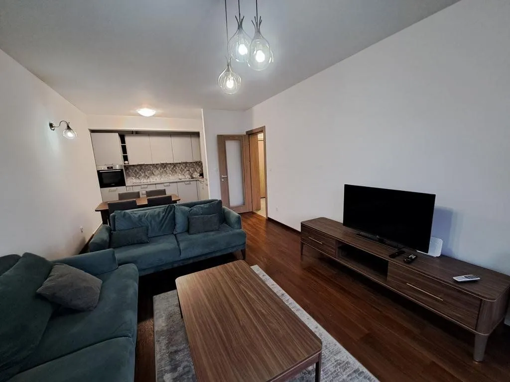 Izdavanje, dvosoban stan, 75m², Master Kvart, Podgorica