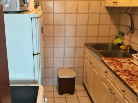 Izdavanje, trosoban stan, 87m², Centar, Bar - image 6