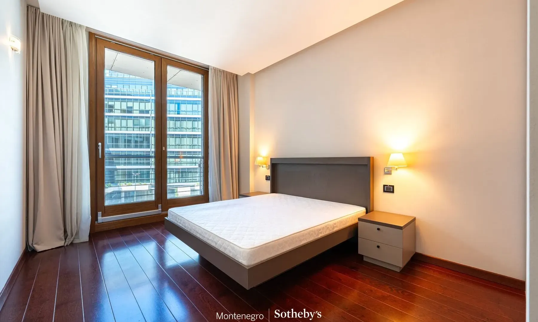 Prodaja, trosoban stan, 203m², Kod Capital Plaze, Podgorica
