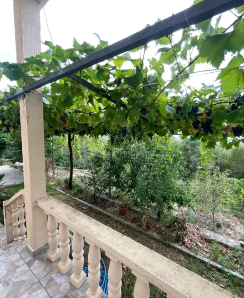 Rent, house, 94m², Lastva Grbaljska, Kotor