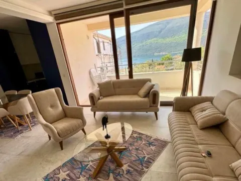 Izdavanje, dvosoban stan, 75m2, Đenovići, Herceg Novi