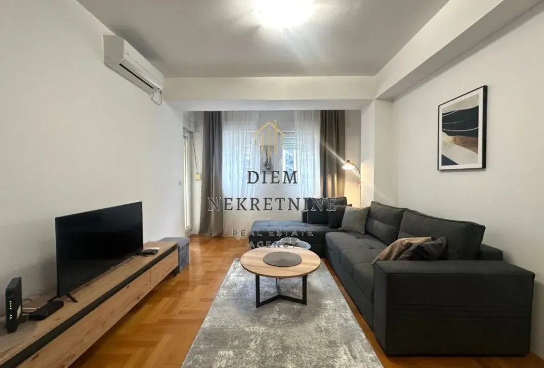 Izdavanje, jednosoban stan, 51m², City Kvart, Podgorica
