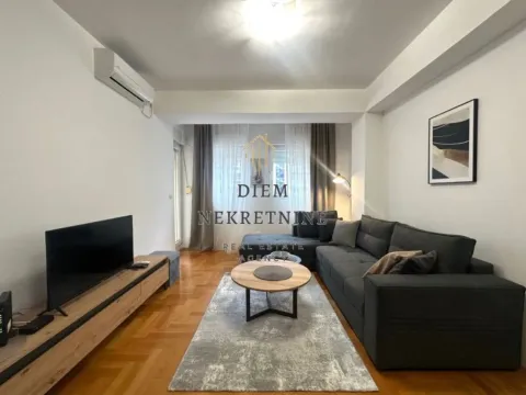 Izdavanje, jednosoban stan, 51m², City Kvart, Podgorica - image 1
