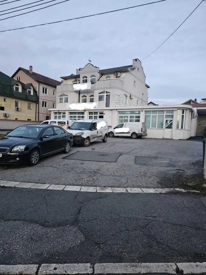 Sale, office space, 90m², Altina, Beograd