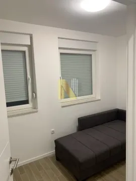 Izdavanje, četvorosoban stan, 77m², Veternička rampa, Novi Sad Sve Podlokacije - image 10