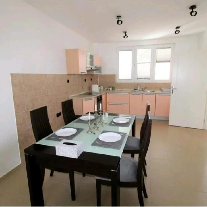 Rent, three bedroom apartment, 140m², Zelenika, Herceg Novi