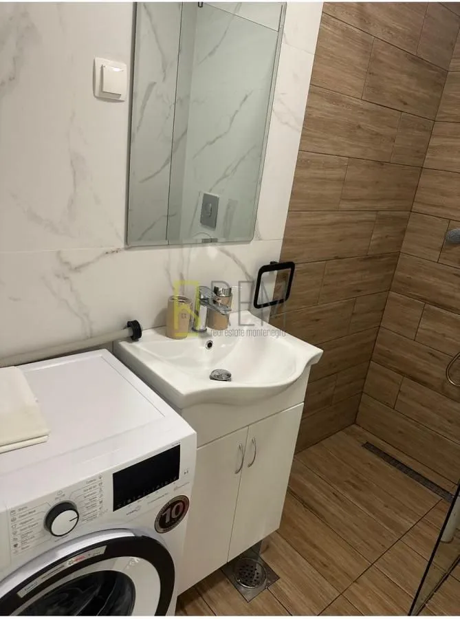 Prodaja, garsonjera, 26m², Pobrežje, Podgorica