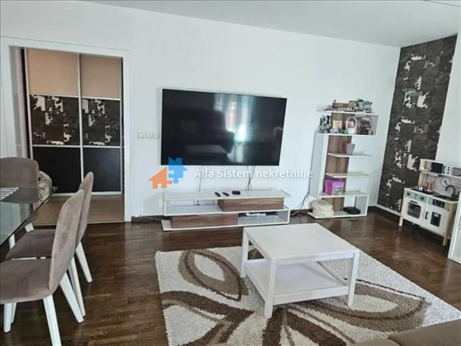 Izdavanje, stan, 104m², Lion, Zvezdara Sve Podlokacije