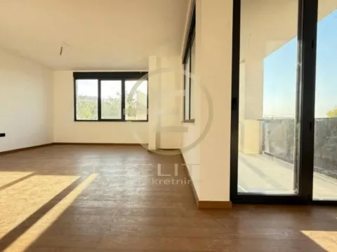 Stan in Bulevar patrijarha Pavla