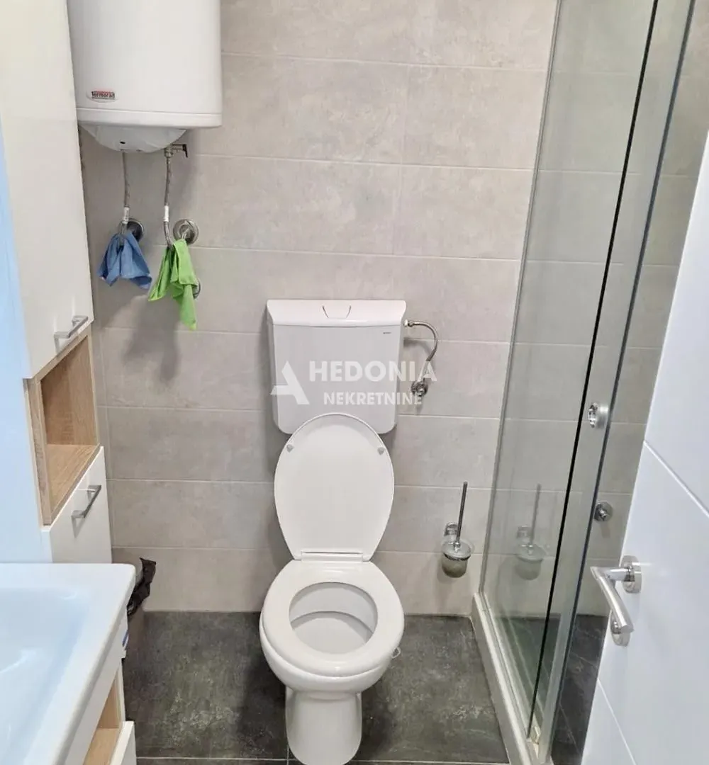 Izdavanje, trosoban stan, 73m², Nova Pazova, Stara Pazova