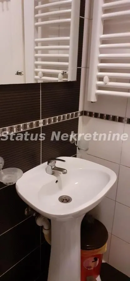 Izdavanje, jednosoban stan, 35m², Grbavica, Novi Sad Sve Podlokacije