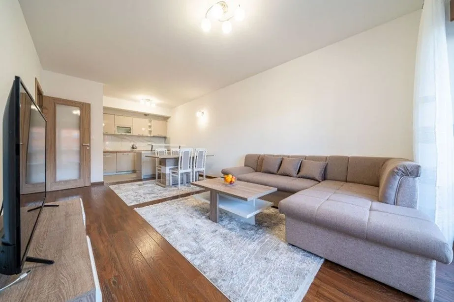 Izdavanje, dvosoban stan, 70m², Master Kvart, Podgorica