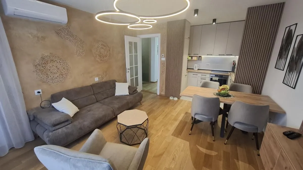 Prodaja, četvorosoban stan, 80m², Nova Detelinara, Novi Sad Sve Podlokacije
