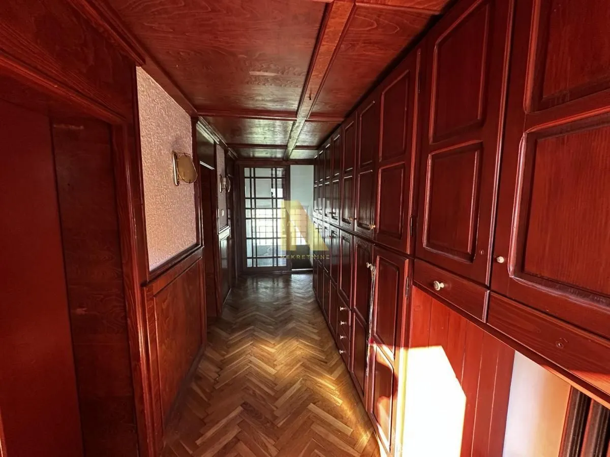 Prodaja, kuća, 300m², Veternik, Novi Sad Sve Podlokacije