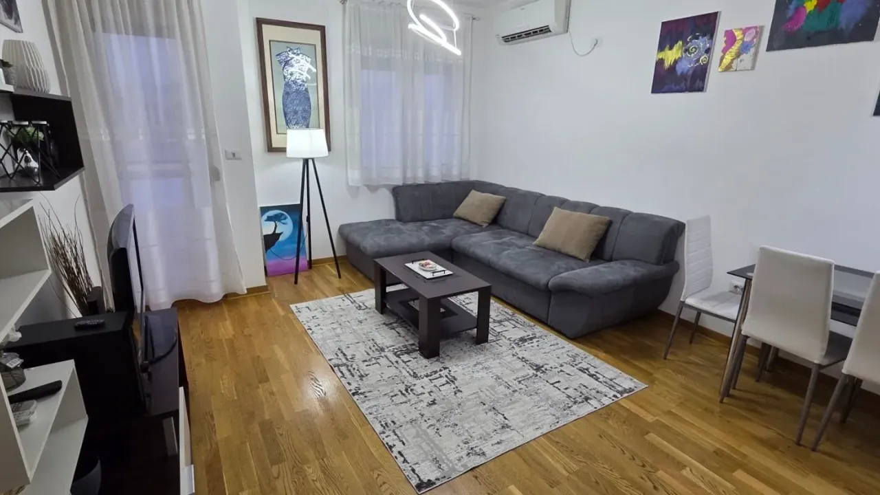 Izdavanje, jednosoban stan, 43m², City Kvart, Podgorica