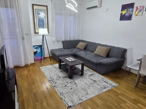 Rent, one bedroom apartment, 43m², City Kvart, Podgorica - image 1