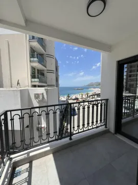 Balkon sa pogledom na more. - image 10