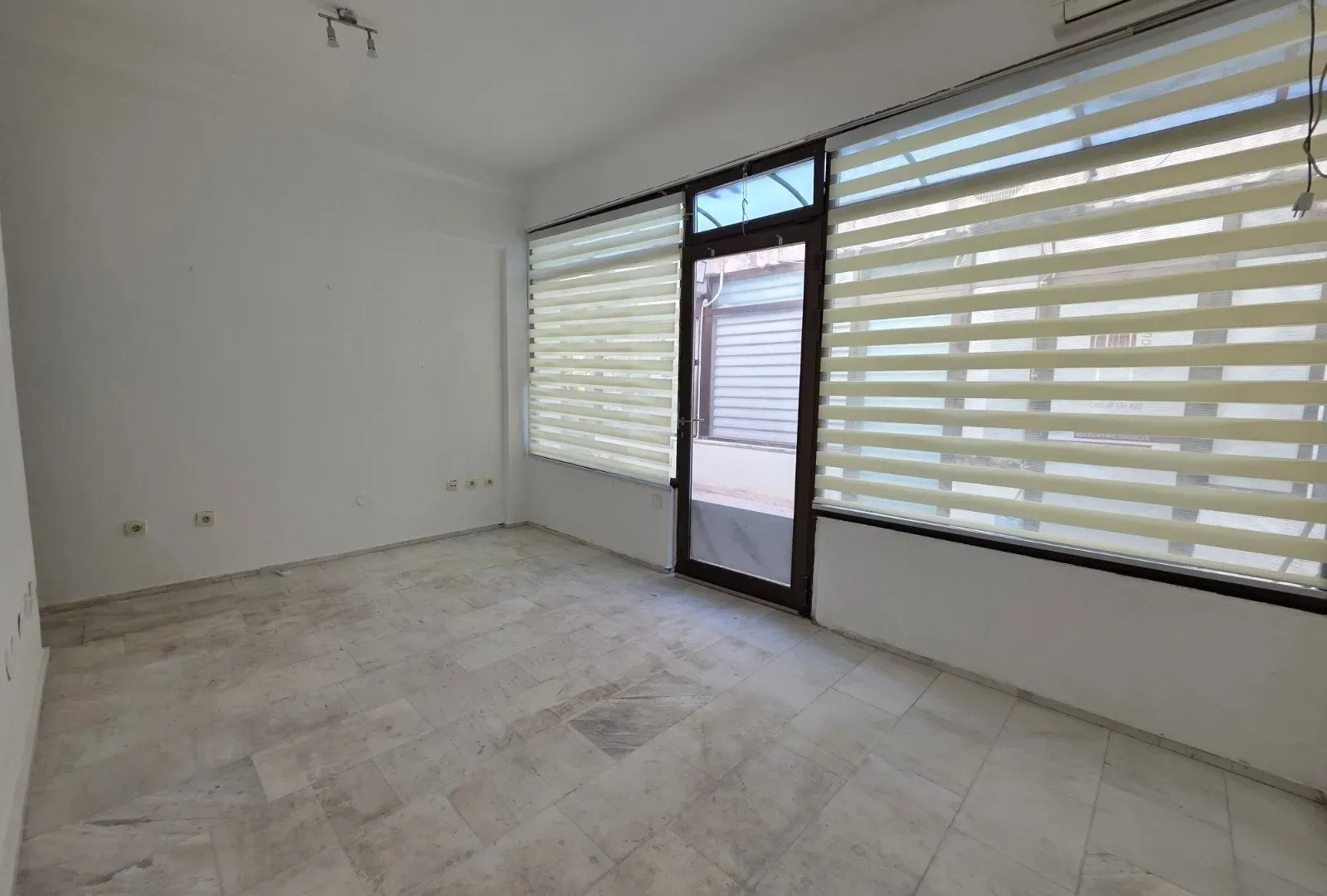 Sale, office space, 18m², Budva, Crna Gora