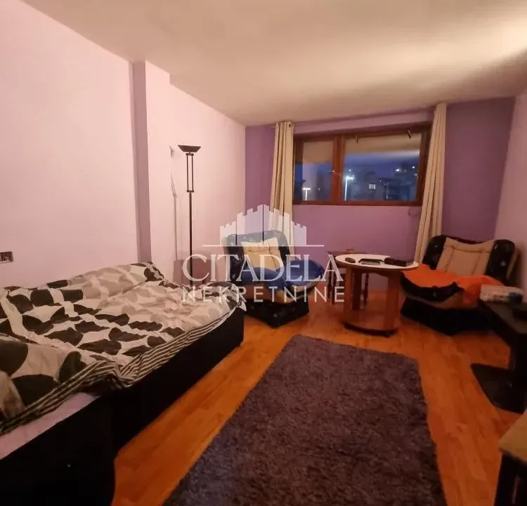 Prodaja, trosoban stan, 74m², Savski Venac, Beograd