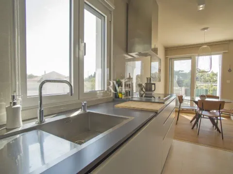 Prodaja, jednosoban stan, 64m², Pod Kuk, Tivat - image 2