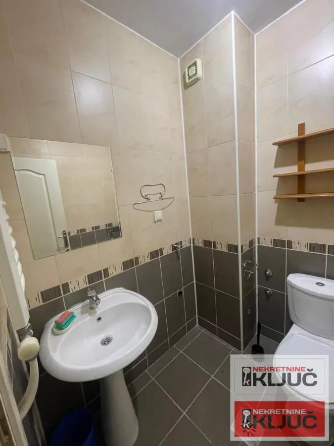 Izdavanje, dvosoban stan, 52m², Nova Detelinara, Novi Sad Sve Podlokacije