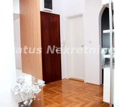 Izdavanje, trosoban stan, 82m², Nova Detelinara, Novi Sad Sve Podlokacije - image 10