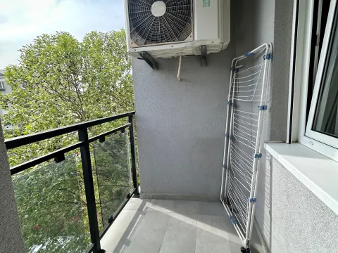 Izdavanje, dvosoban stan, 60m², Blok 6, Podgorica - image 16