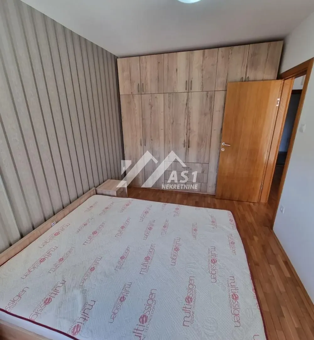 Izdavanje, dvosoban stan, 52m², Rotkvarija, Novi Sad Sve Podlokacije
