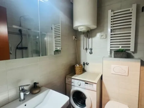 Izdavanje, jednosoban stan, 53m², City Kvart, Podgorica - image 13