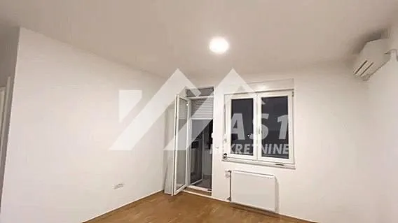 Izdavanje, dvosoban stan, 45m², Rotkvarija, Novi Sad Sve Podlokacije