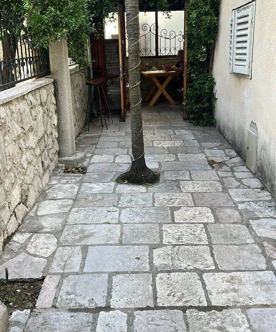 Sale, office space, 100m², Risan, Kotor