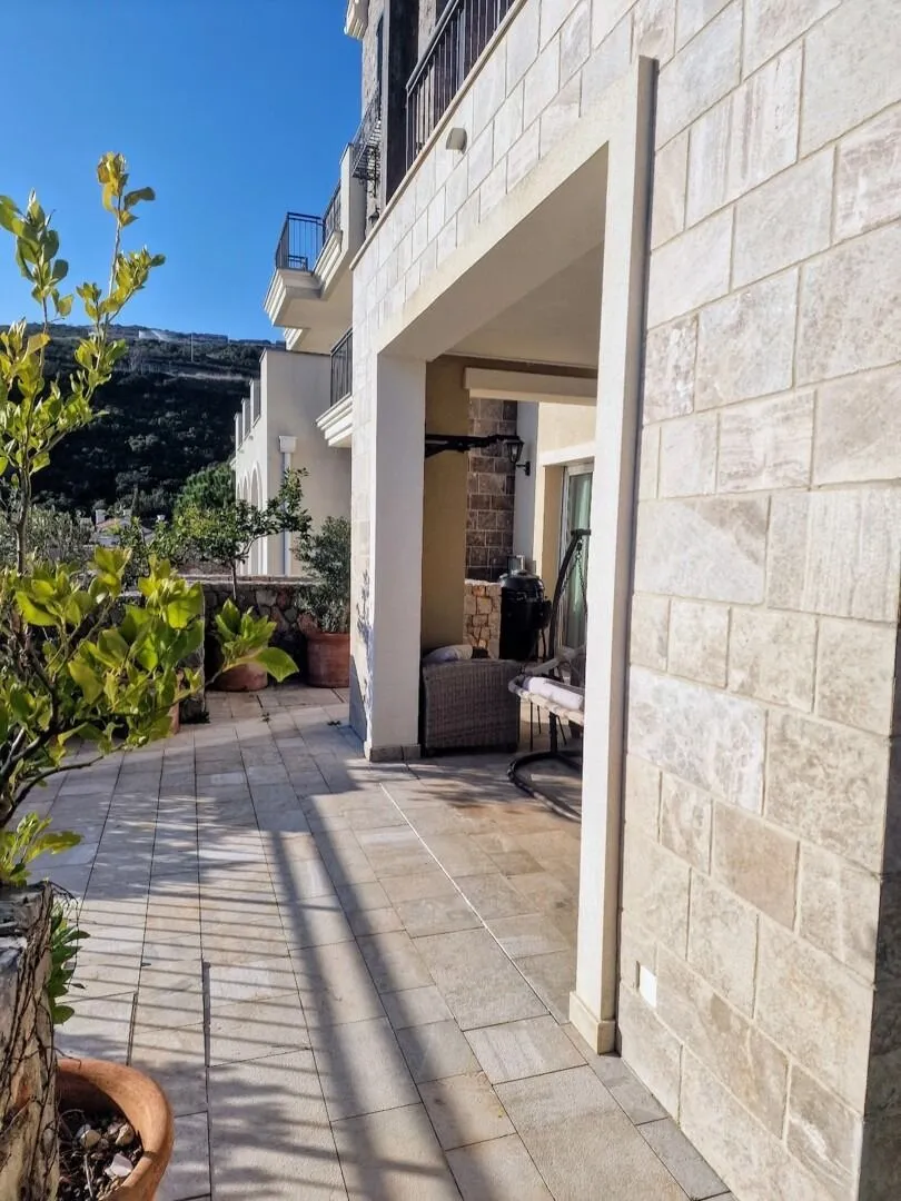 Prodaja, trosoban stan, 157m², Luštica Bay, Tivat