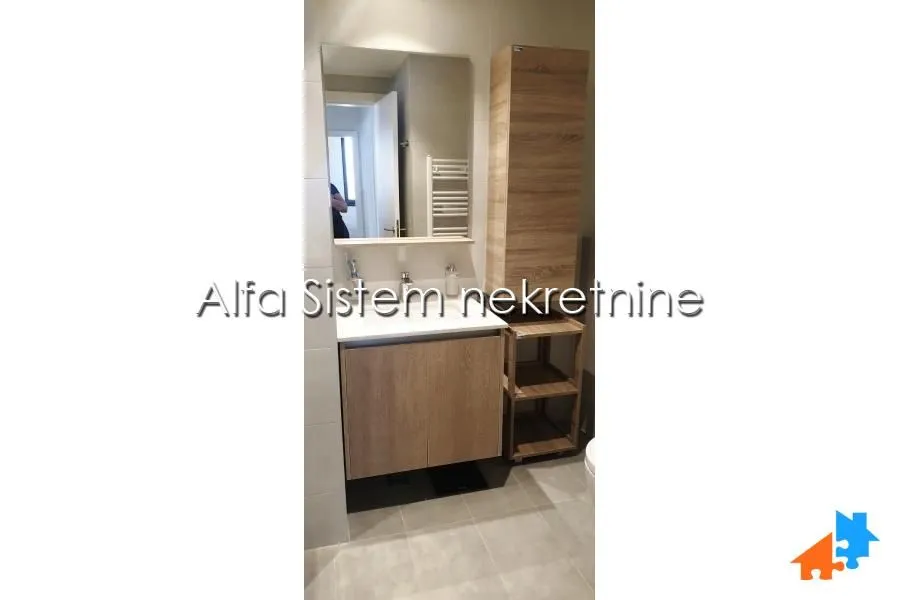 Rent, four bedroom apartment, 90m², Savski Venac, Beograd