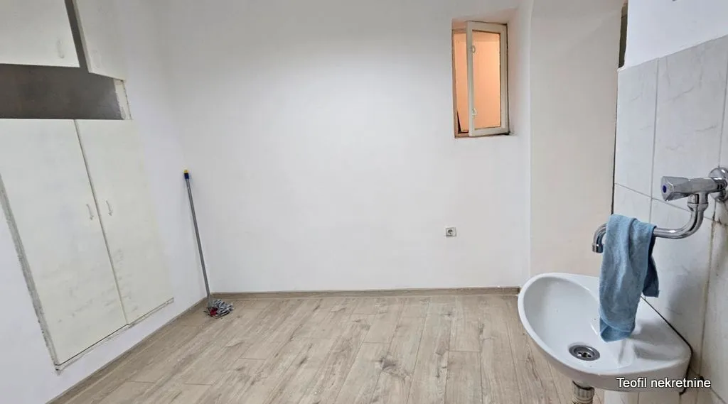 Sale, three bedroom apartment, 60m², Vračar, Šid