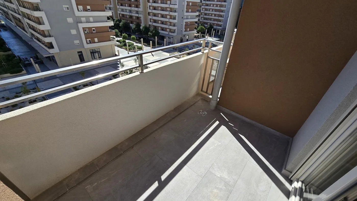 Rent, office space, 93m², Central Point, Podgorica