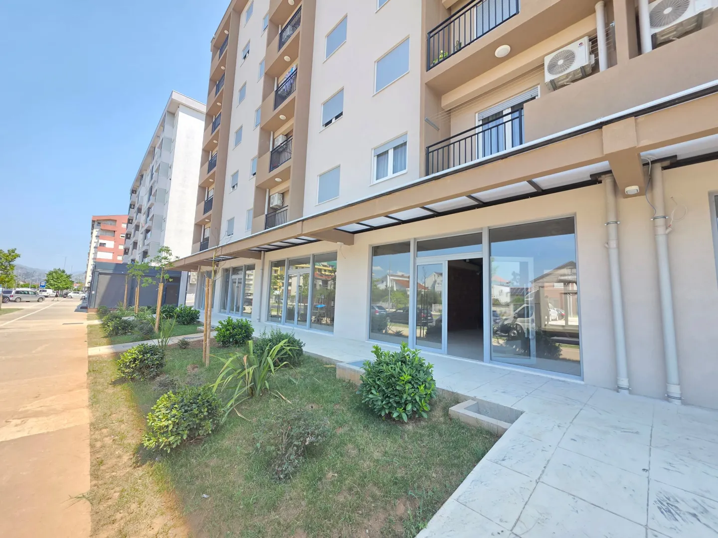 Rent, office space, 100m², Stari Aerodrom, Podgorica