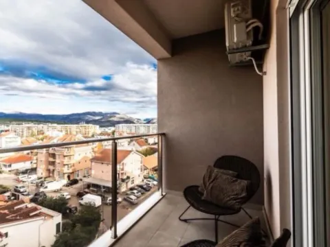 Izdavanje, jednosoban stan, 46m², Stari Aerodrom, Podgorica - image 8