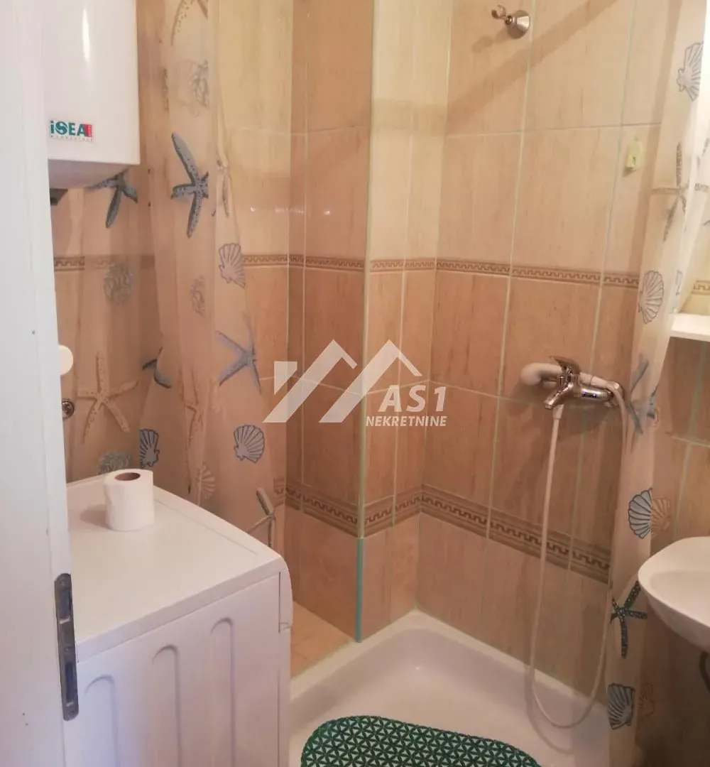 Izdavanje, jednosoban stan, 23m², Bulevar Oslobodjenja, Novi Sad Sve Podlokacije