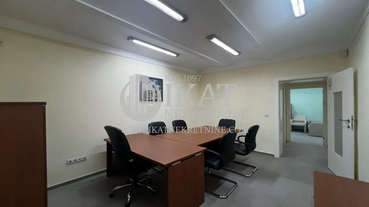 Izdavanje, poslovni prostor, 82m², Stari Grad, Beograd