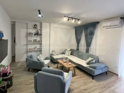 Rent, three bedroom apartment, 100m², Tivat, Crna Gora - image 4