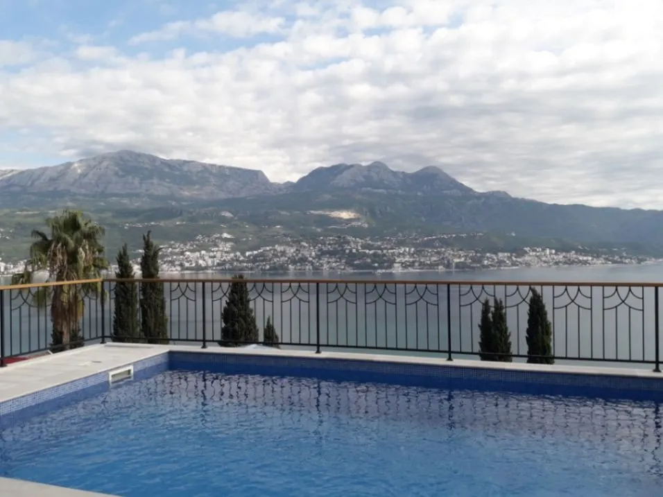 Sale, house, 300m², Njivice, Herceg Novi