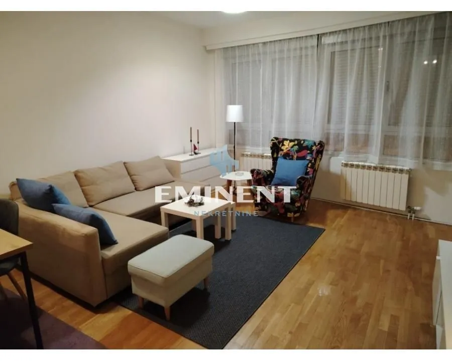 Rent, two bedroom apartment, 46m², Kalenić Pijaca, Vračar Sve Podlokacije
