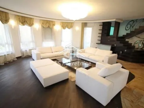 Izdavanje, stan, 220m², Senjak, Beograd - image 1