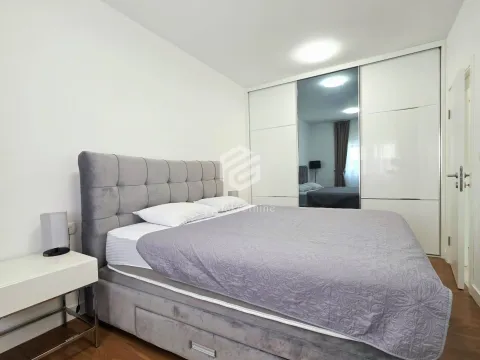 Rent, one bedroom apartment, 47m², City Kej, Podgorica - image 8